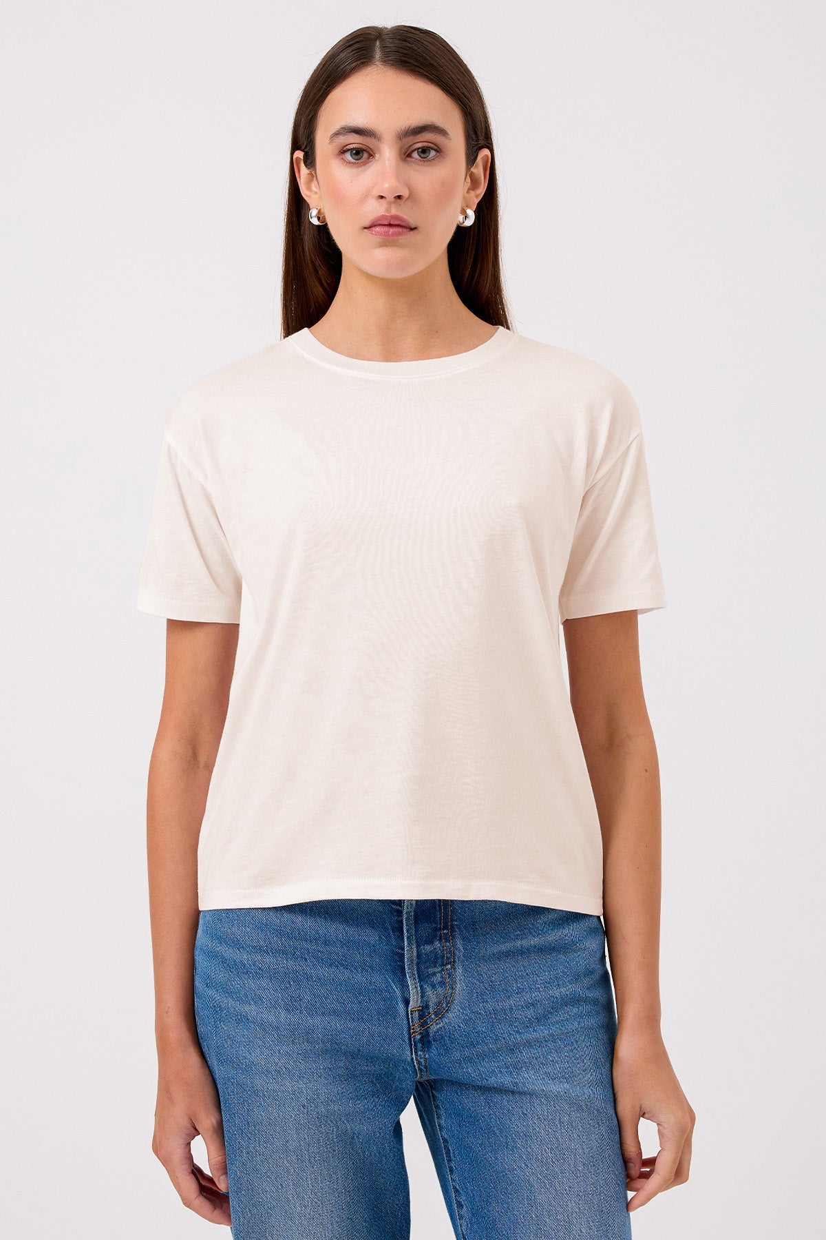 Billie Boyfriend Tee - Goldie LeWinter #color_white sand