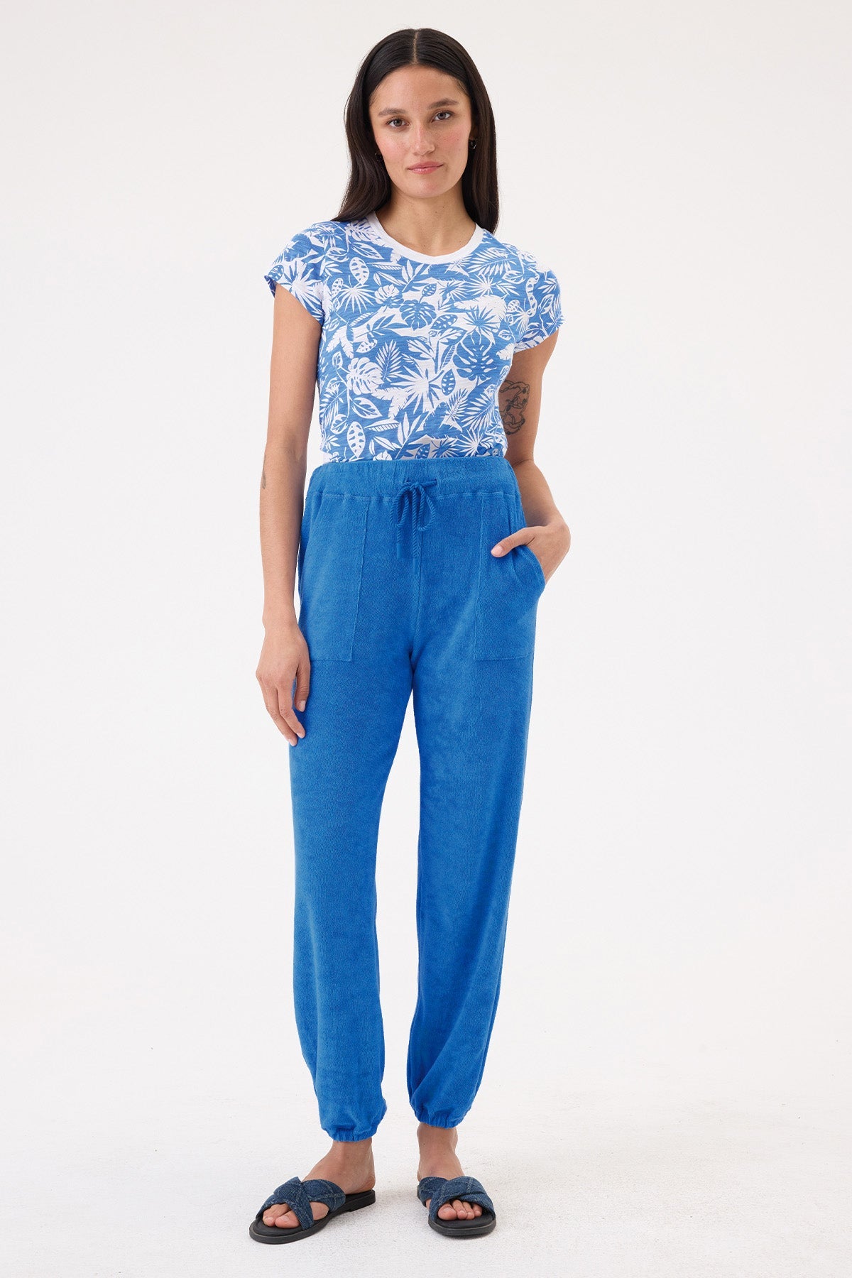 Luxe Life Jogger - Goldie LeWinter #color_sea - limited edition