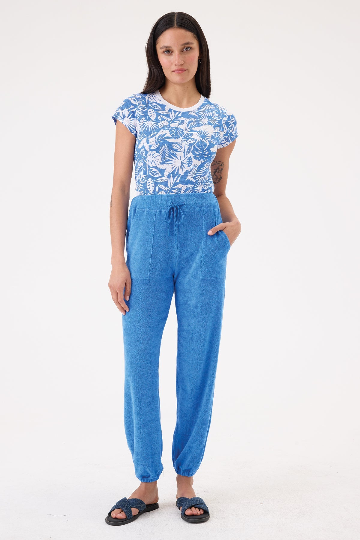 Luxe Life Jogger - Goldie LeWinter #color_sea - limited edition
