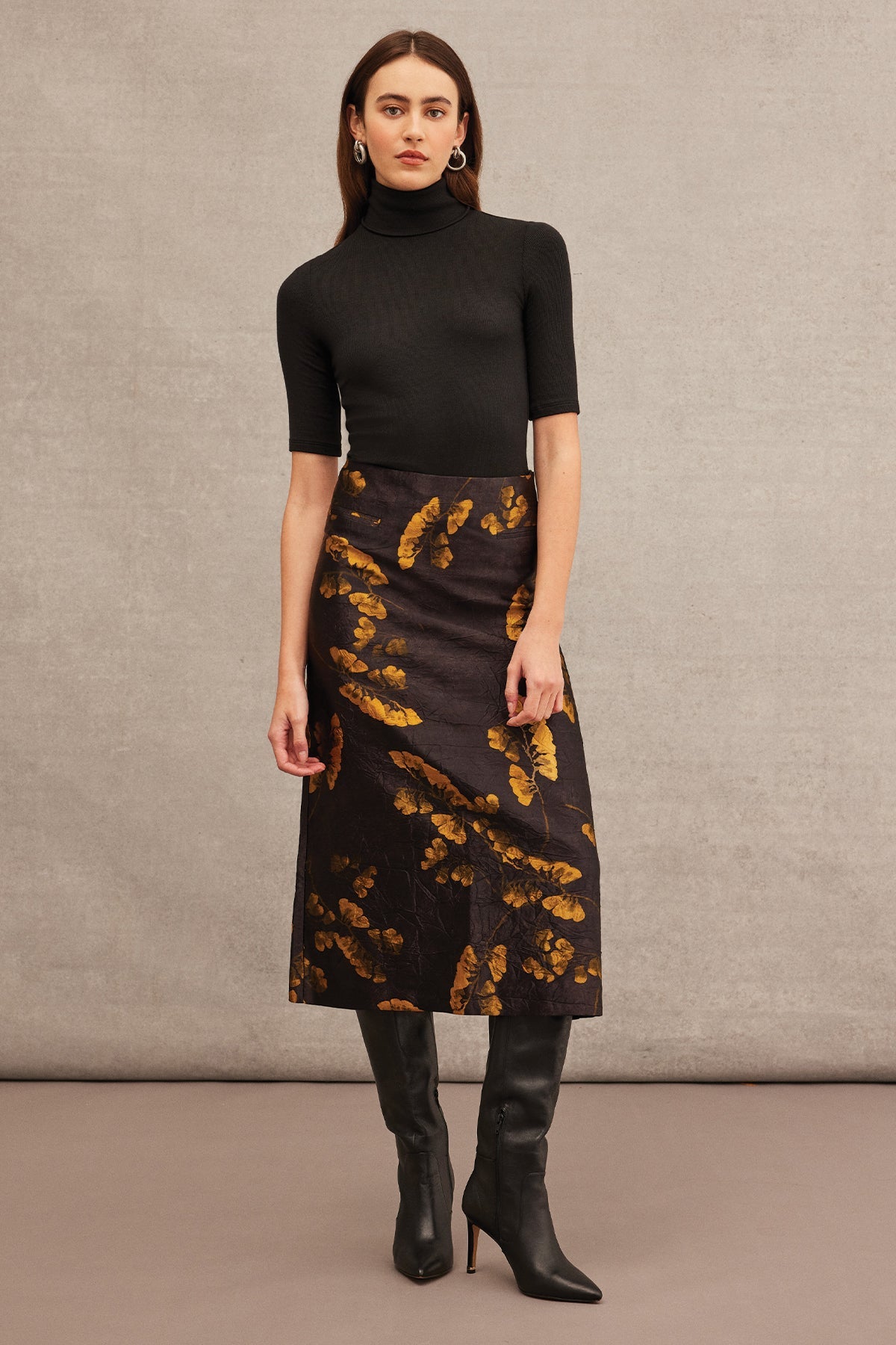 Ribbed Half-Sleeved Turtleneck - Goldie LeWinter #color_black