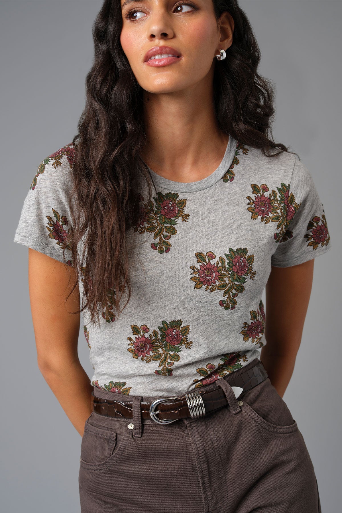 Jungen-T-Shirt mit Rosenstrauß