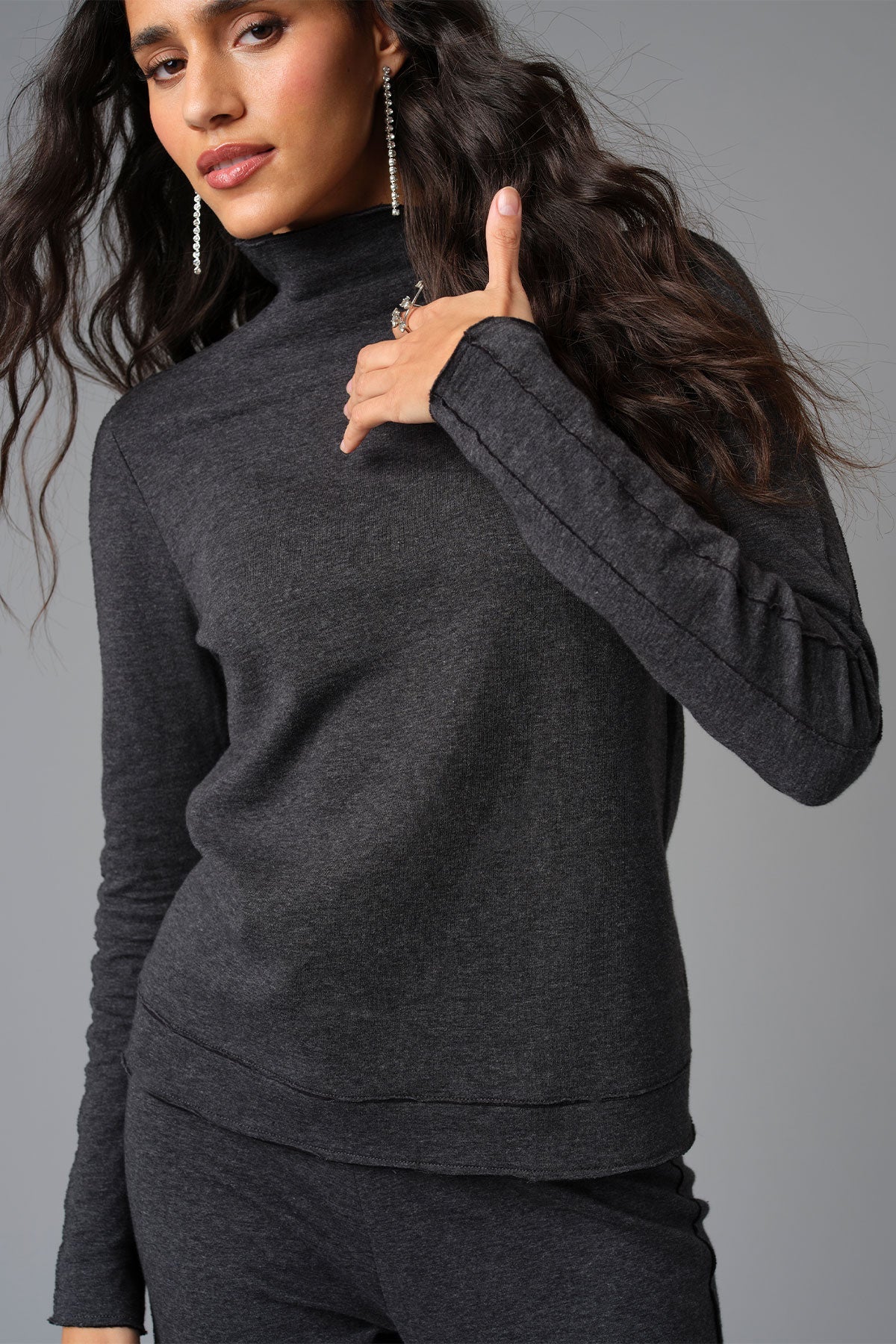 Stella Pullover mit Trichterausschnitt