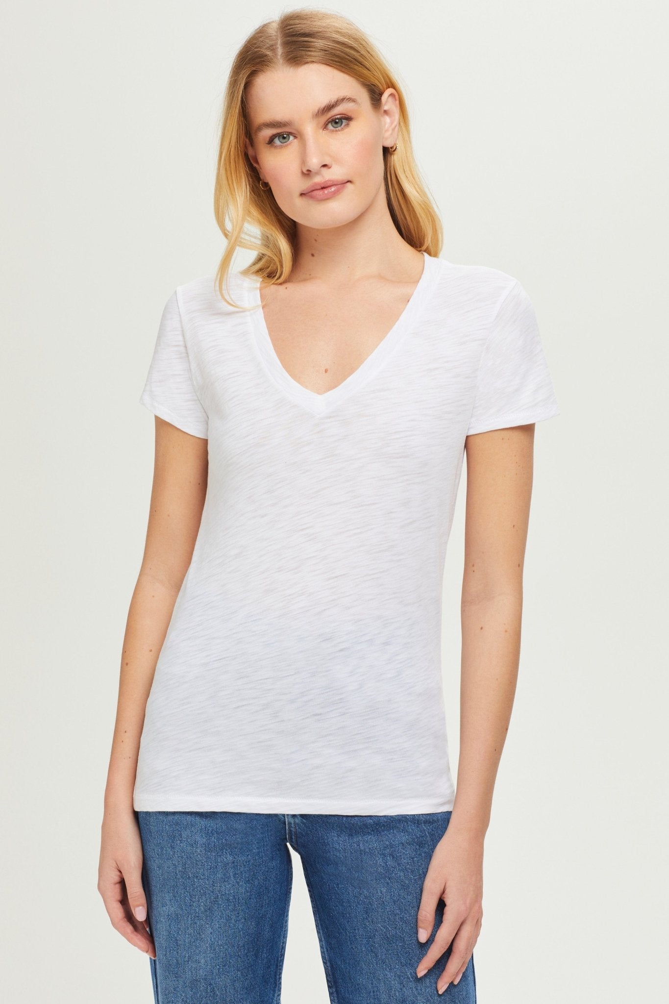 Signature Slub V Neck Tee - Goldie LeWinter