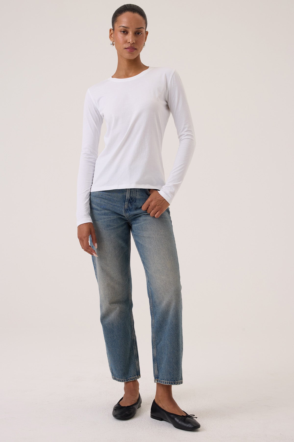 Quinn Organic Long Sleeve Tee - Goldie LeWinter #color_white