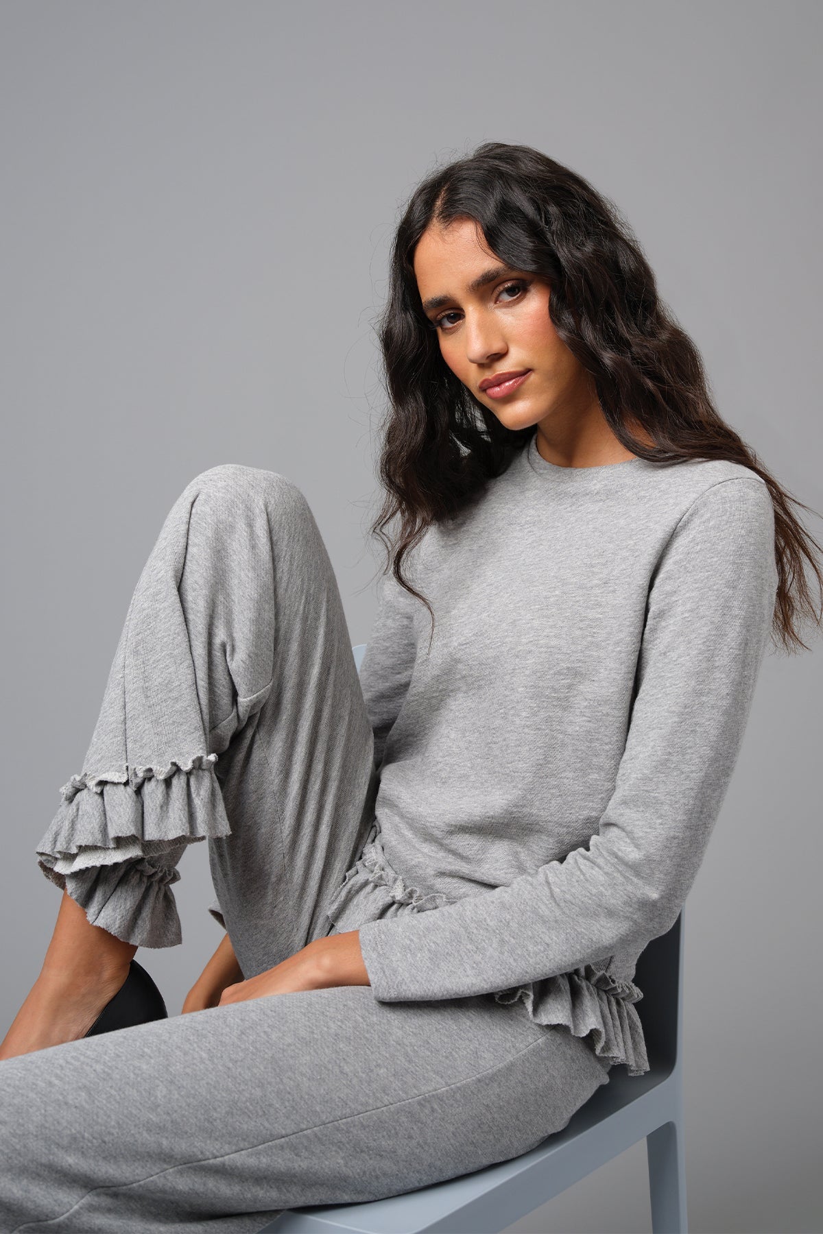 Melierter Rüschenpullover