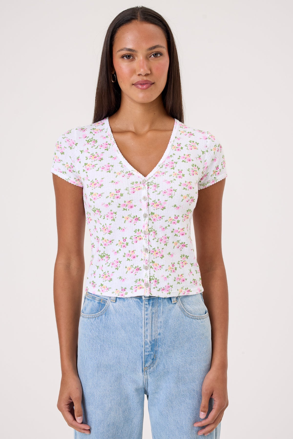 カーディガン UNDER PRETTIES short sleeve cardigan Zoé Mini Cardigan – Cropped Ribbed V-Neck | Goldie Tees