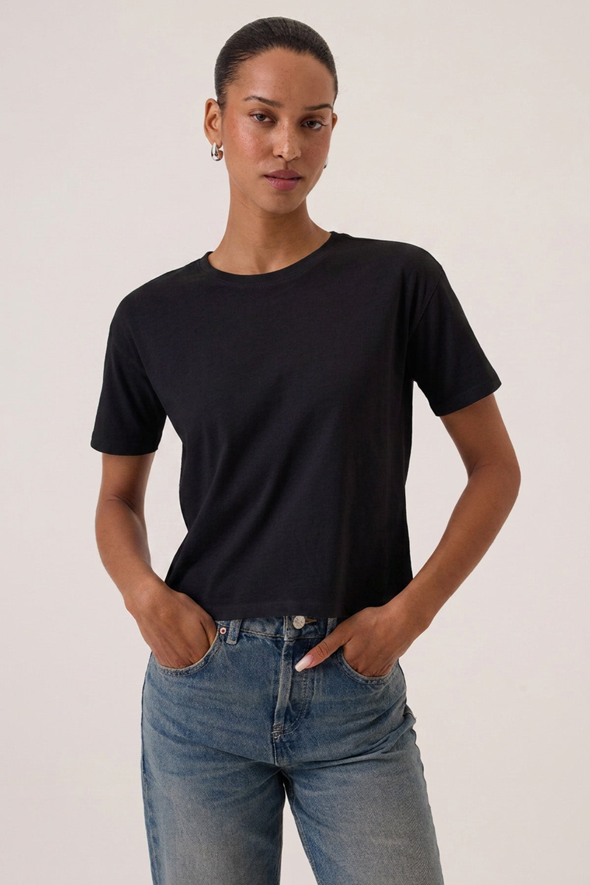 Rachel Organic Girlfriend Tee - Goldie LeWinter #color_black