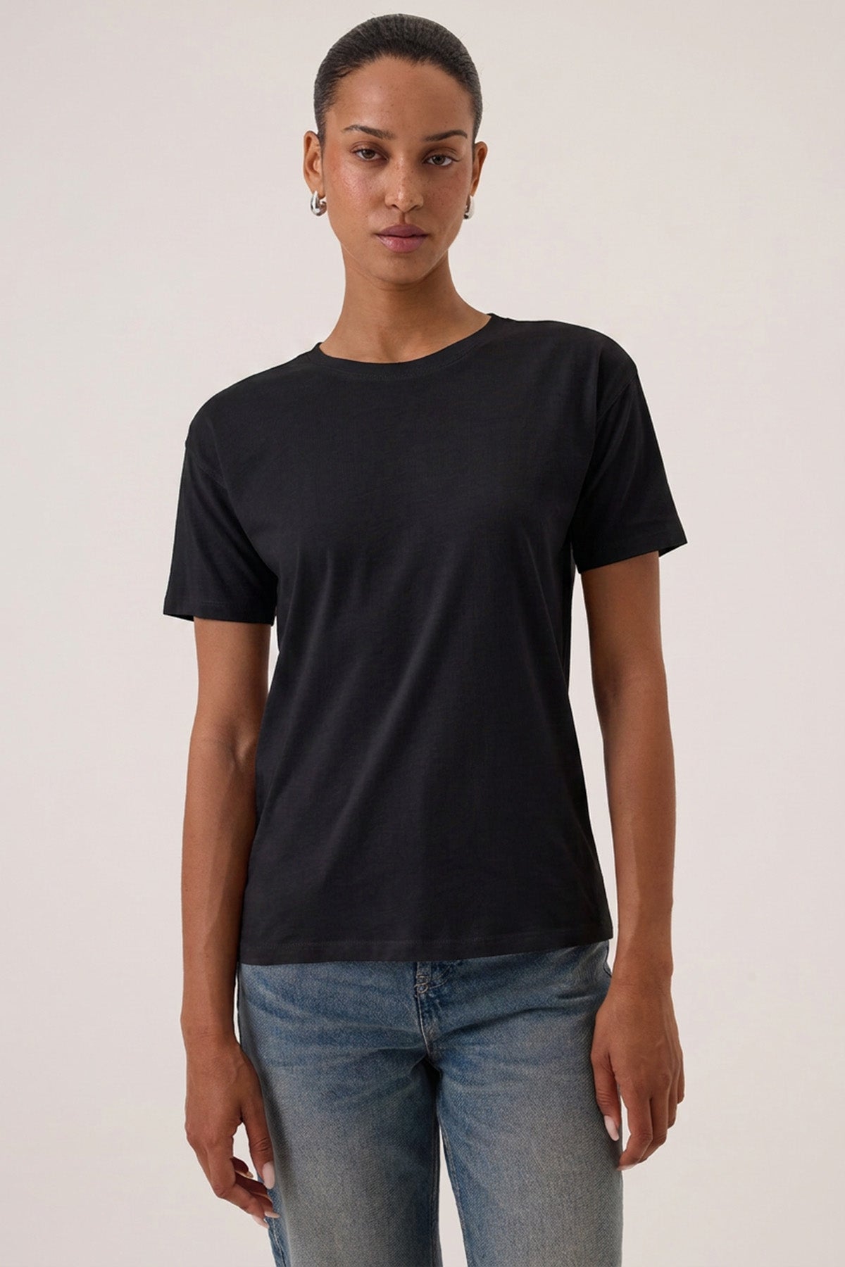 Sydney Organic Girlfriend Tee - Goldie LeWinter #color_black